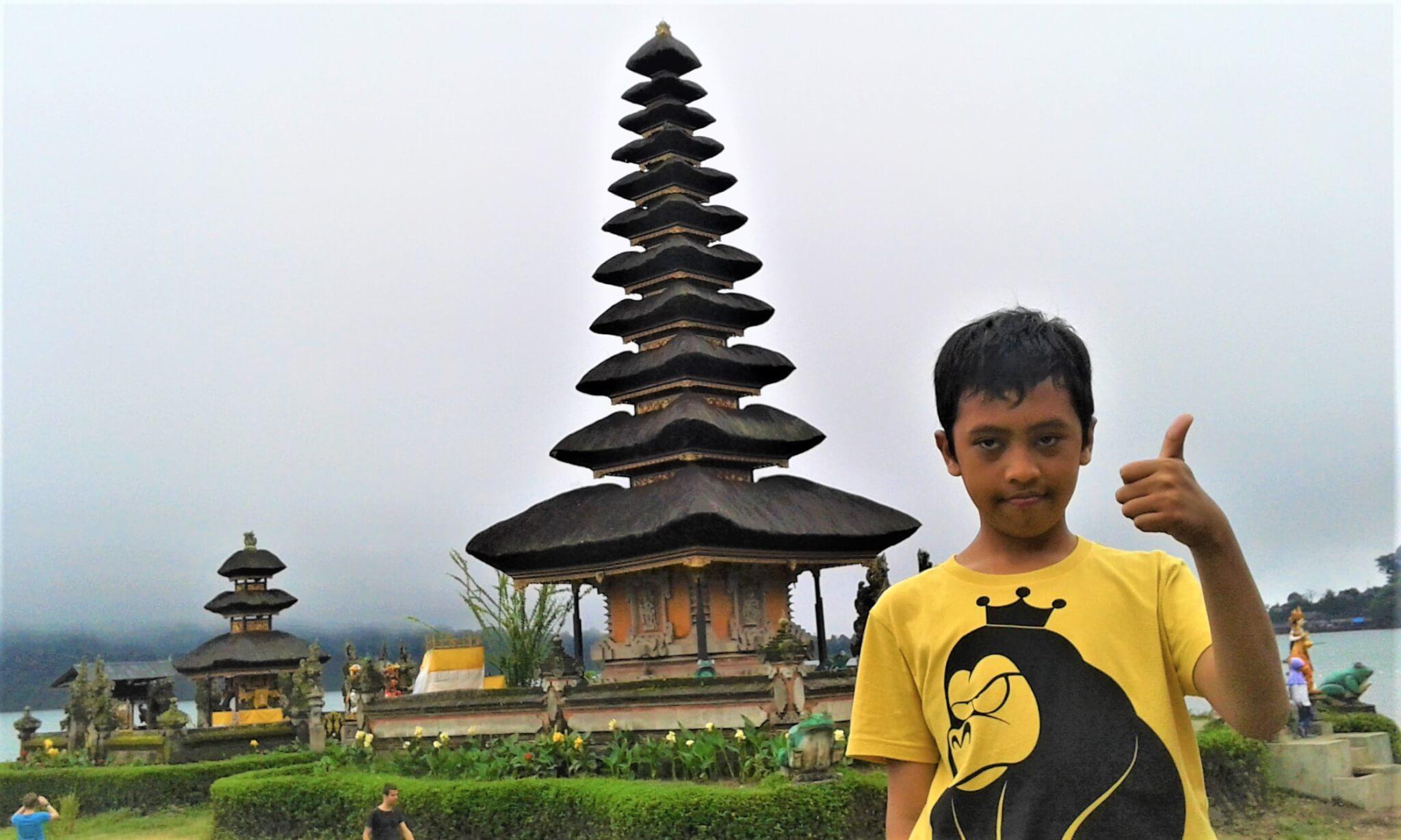 discover Bali Island to enjoy the beautiful scenic view, visit the temples.
